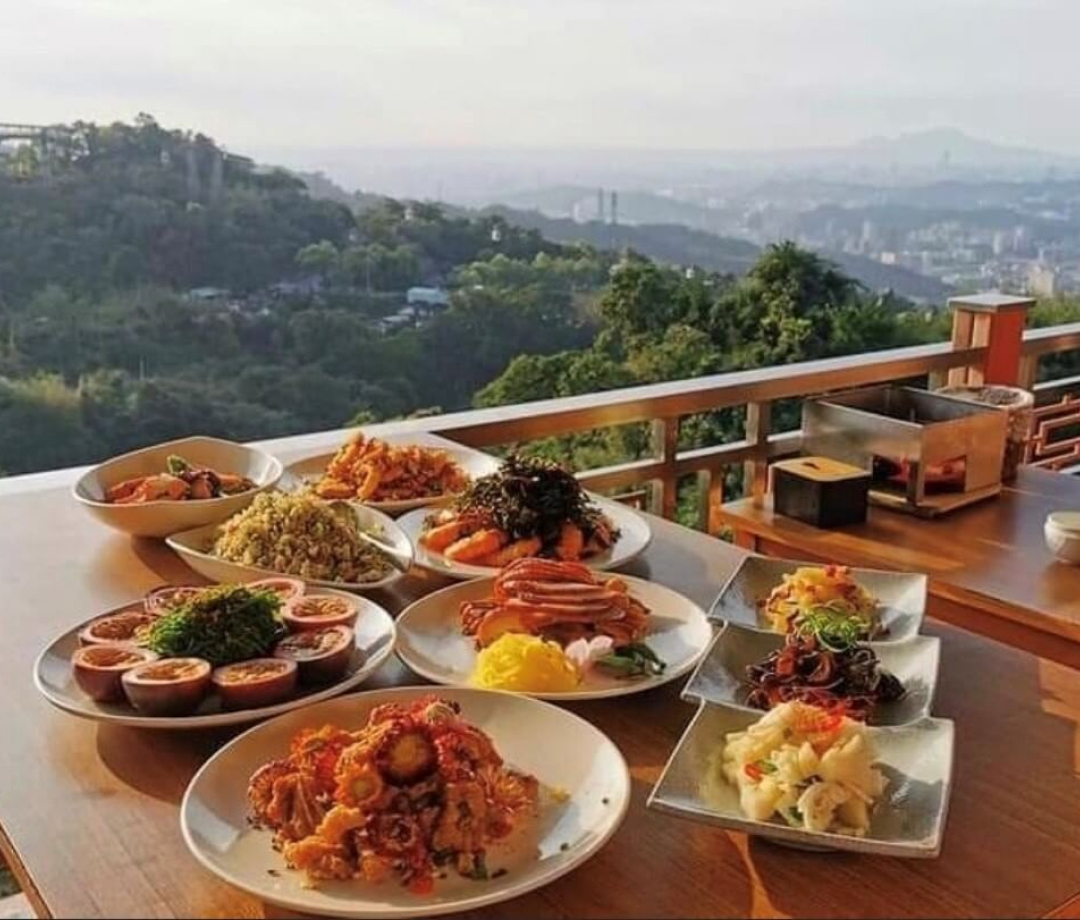 아이쓰으더 따아차후우차 찬팅(阿義師的大茶壺茶餐廳）